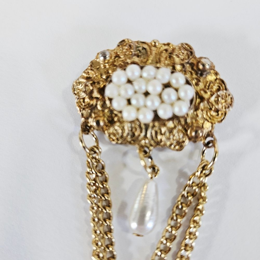 Vintage Victorian Revival Gold Tone Faux Pearl Teardrop Dangle Chain Brooch Pin - Picture 3 of 8